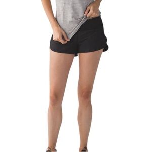 Lululemon Speed Short Lined 2.5" size 2 in Black
